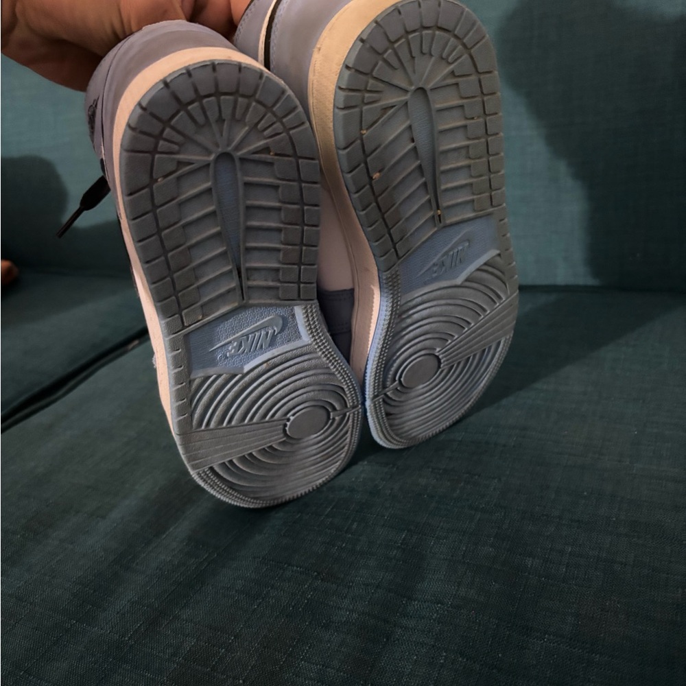 Jordan Kids Shoes in Light Blue and White - Picture 4 of 4